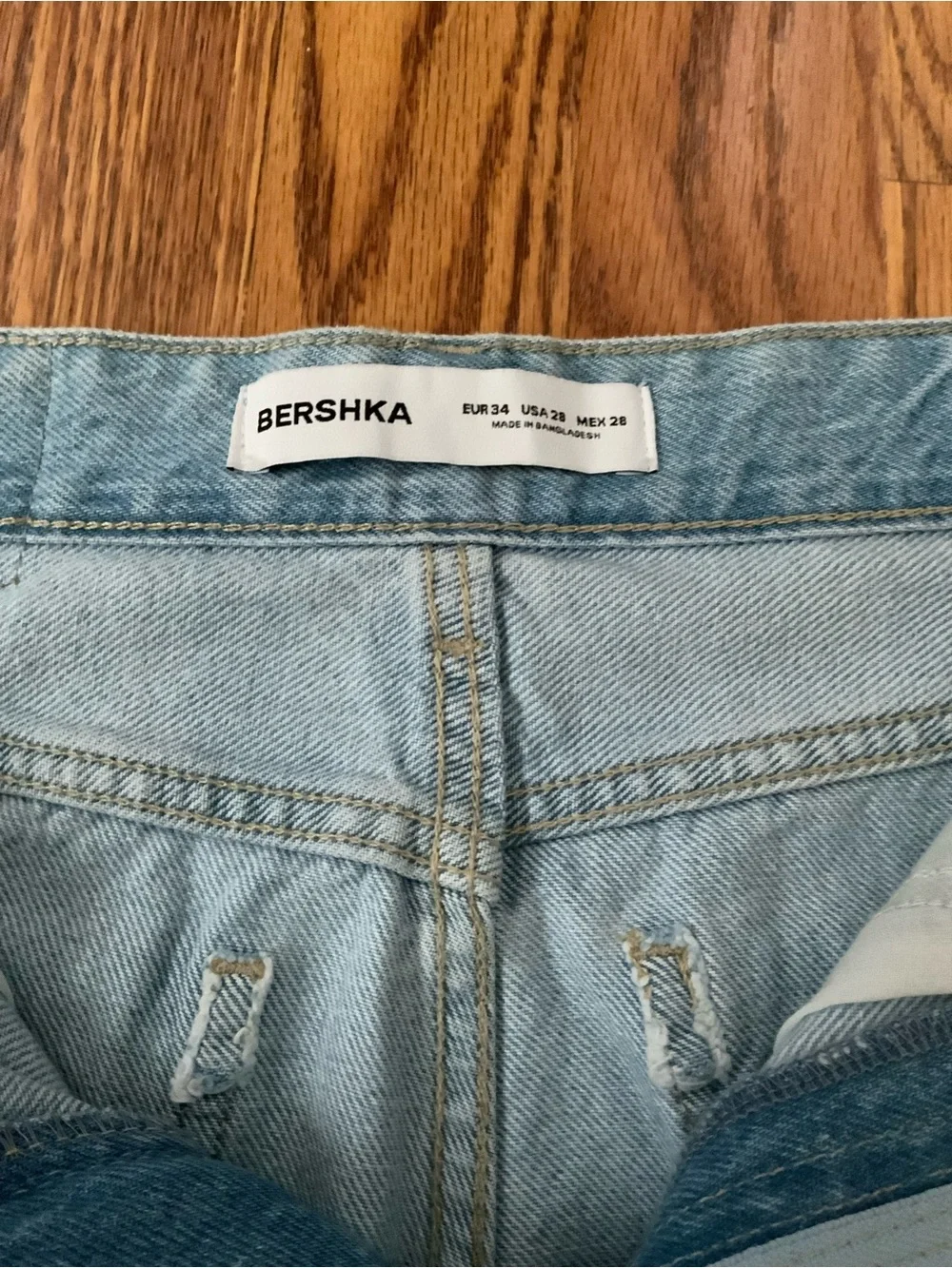 Bershka Light Wash Graphic Print Distressed Bermuda Denim Shorts 28 #0028